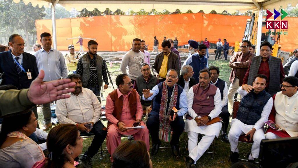 Delhi CM Selection: BJP Legislative Meeting to Decide New Chief Minister, Grand Oath-Taking Ceremony Planned