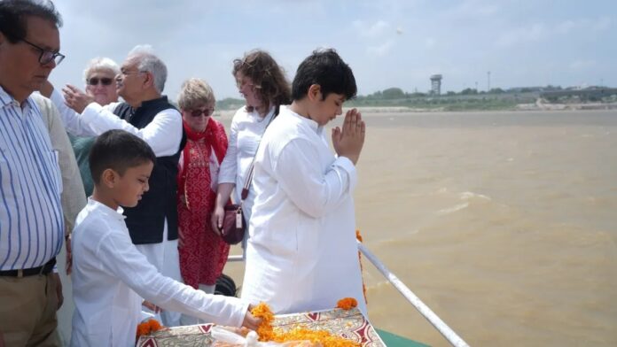 Professor Walter Houser and His Wife’s Final Wish Fulfilled: Ashes Immersed in the Holy Ganges