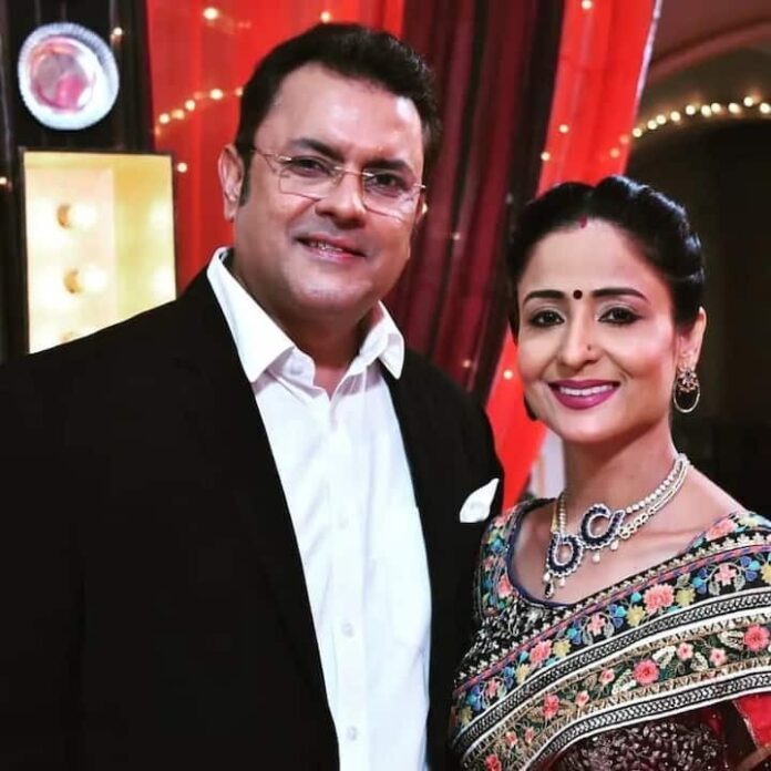 'Hina Khan's onscreen mother' announces the end of her married life,