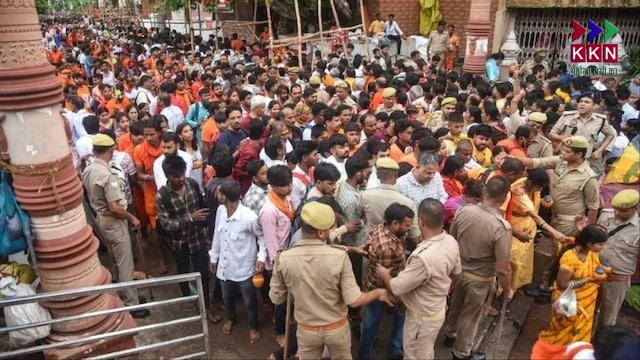 Barabanki Temple Tragedy: Live Electric Wire Falls on Crowd, Causes Stampede – Two Dead, 47 Injured