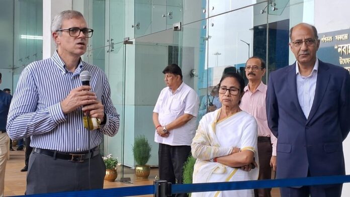 Mamata Banerjee Meets Omar Abdullah, Urges Tourist Safety in J&K and Supports Reversal of UT Status