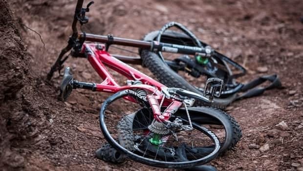 Shocking Bicycle Accident in Bihar: 10-Year-Old Boy's Stomach Ruptures After Fall, Intestines Protrude in Horrific Incident