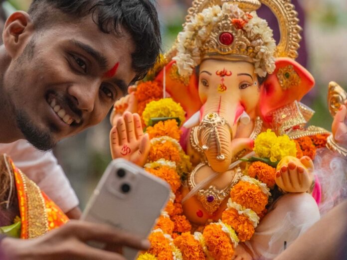 Ganesh Festival Inside a Mosque: A Symbol of Hindu-Muslim Unity in Sangli