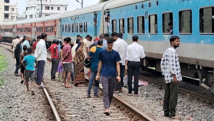 Tragic Train Accident in Muzaffarpur: Two Sisters