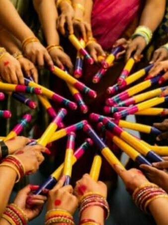 Dandiya : A Traditional Folk Dance Celebrating Navratri