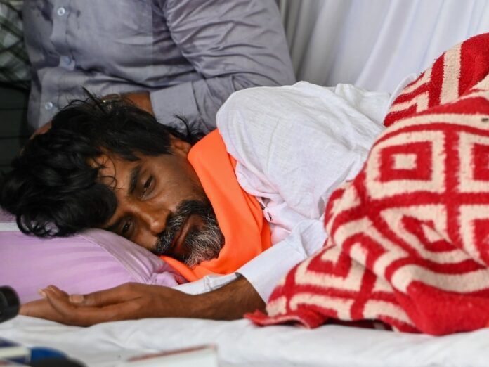 Manoj Jarange Refuses to Vacate Azad Maidan Despite Court Order