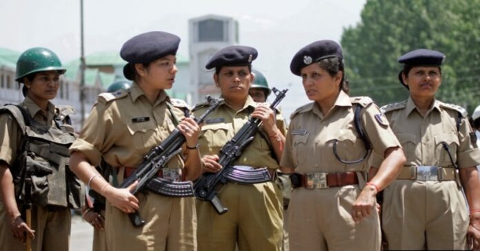 Attack on Police Team in Uttar Pradesh: Three Female Constables Injured