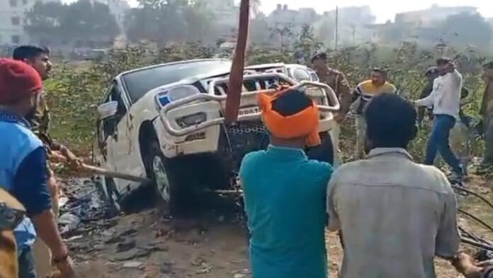 Darbhanga Accident: Scorpio Carrying Students Falls into Pond Near Examination Centre